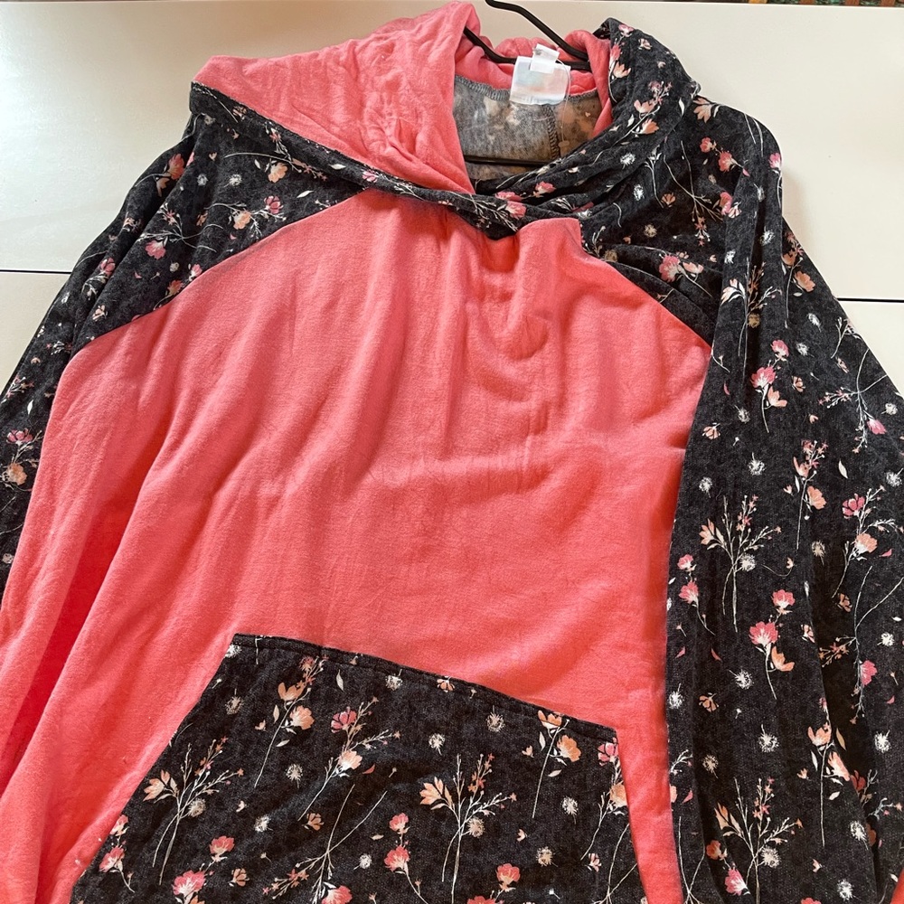 3x Amber hoodie